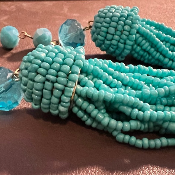 Hand strum sea-bead statement necklace - Picture 6 of 8